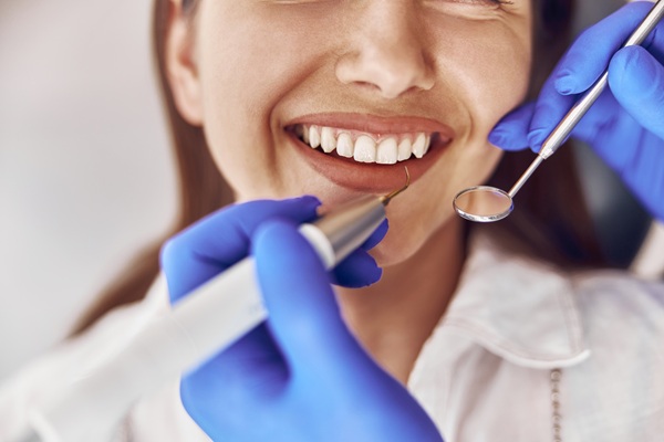 How Are Veneers Placed?