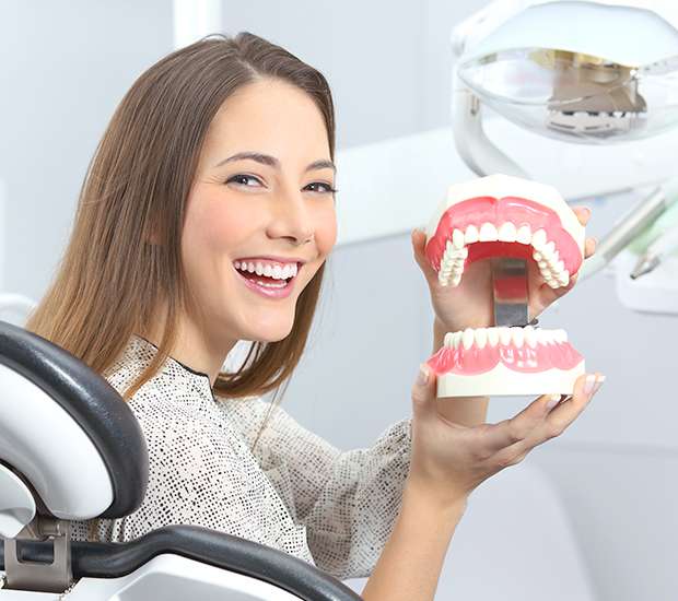 Aurora Implant Dentist